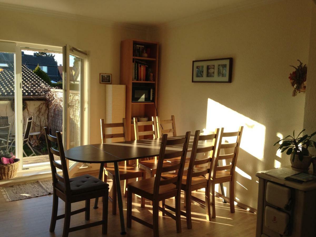 Ferienwohnung Mit Garten In Koeln Esterno foto